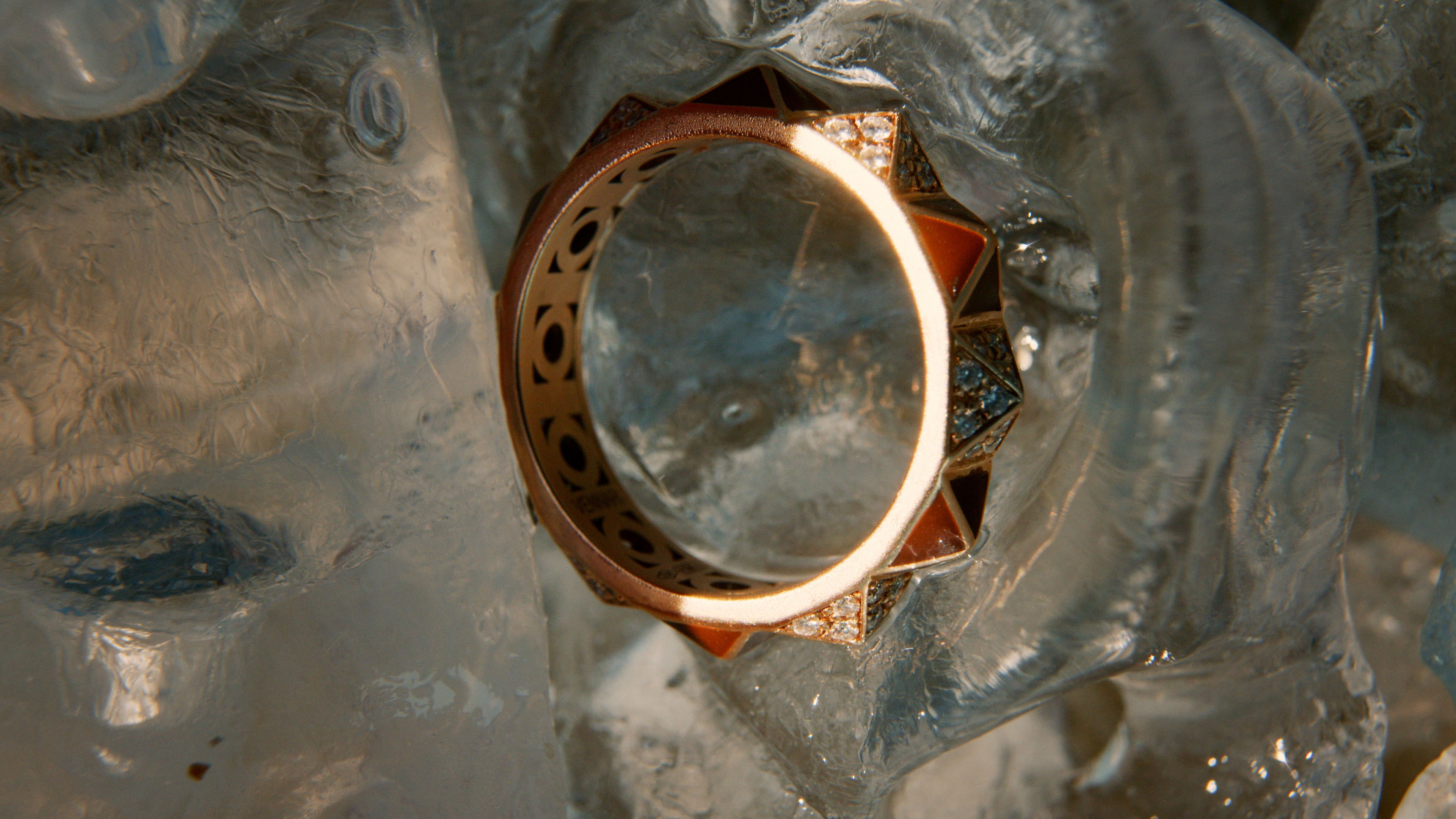 ISOLA - Gallery 4 | Vennari